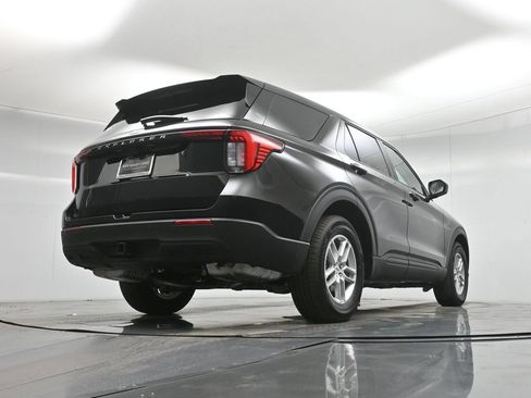 New 2026 Ford Explorer Active RWD image 46