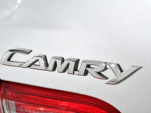 Used 2010 Toyota Camry SE image 22