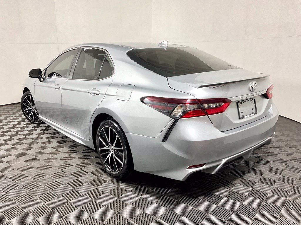 Used 2021 Toyota Camry SE FWD image 9