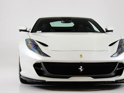 Used 2020 Ferrari 812 Superfast RWD image 15