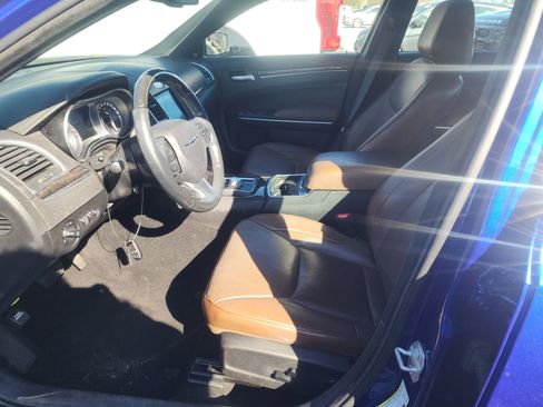 Used 2019 Chrysler 300 Limited image 8