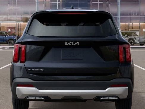 Certified 2026 Kia Sorento LX FWD image 13