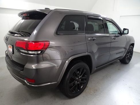 Used 2019 Jeep Grand Cherokee Altitude AWD/4WD image 24