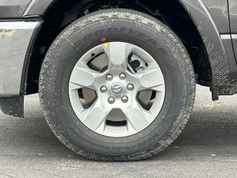 New 2026 RAM 1500 4x4 Crew Cab image 23