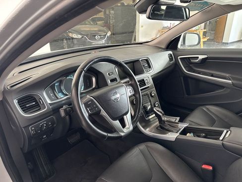 Used 2015 Volvo V60 T5 Premier image 8