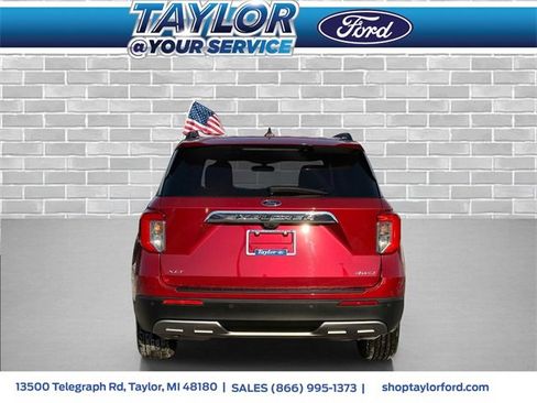 Certified 2022 Ford Explorer XLT w/ Equipment Group 202A image 4
