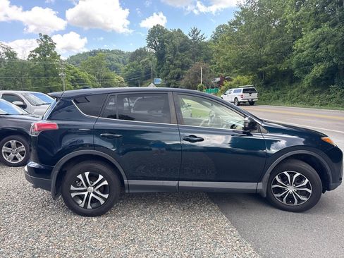 Used 2018 Toyota RAV4 LE w/ All Weather Liner Package AWD/4WD image 6