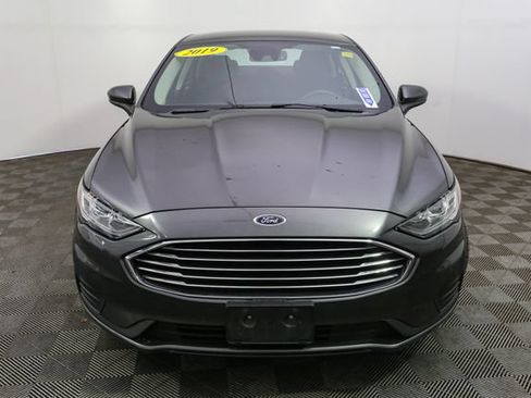Used 2019 Ford Fusion SE FWD image 4