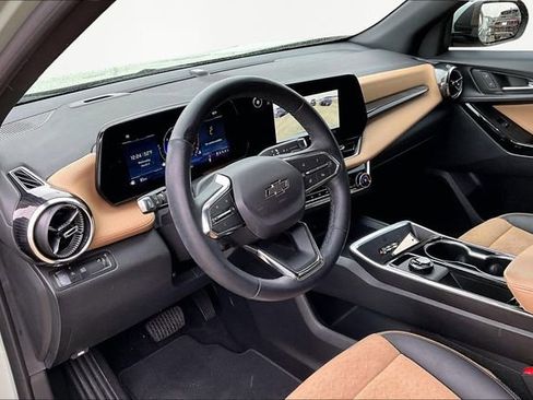 Used 2025 Chevrolet Equinox ACTIV w/ Safety and Technology Package image 13