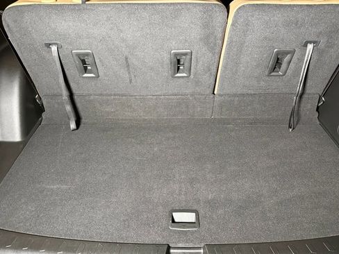 Used 2023 Chevrolet Traverse Premier image 23