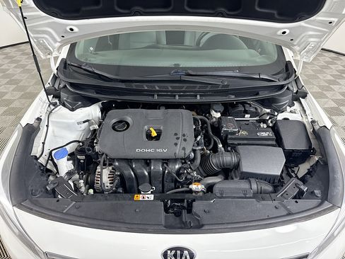 Used 2017 Kia Forte LX image 37