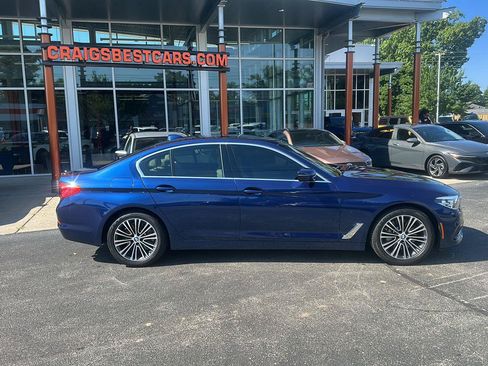 Used 2019 BMW 530i xDrive w/ Convenience Package AWD/4WD image 2