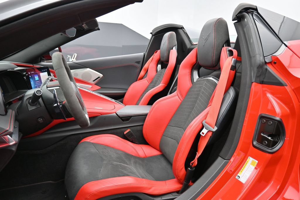 Used 2025 Chevrolet Corvette Z06 RWD image 10