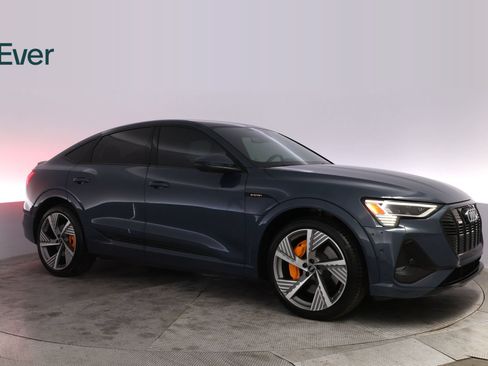 Used 2022 Audi e-tron Prestige AWD/4WD image 14