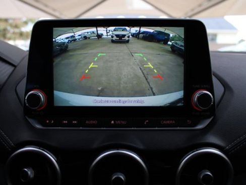 Used 2022 Nissan Sentra SV image 18