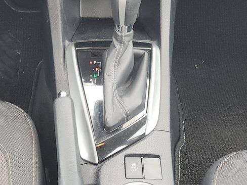 Used 2017 Toyota Corolla LE image 19