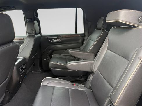 Used 2023 Chevrolet Suburban Premier RWD image 12