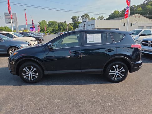 Used 2018 Toyota RAV4 LE w/ All Weather Liner Package AWD/4WD image 7