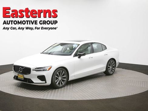 Used 2022 Volvo S60 B5 Momentum image 56