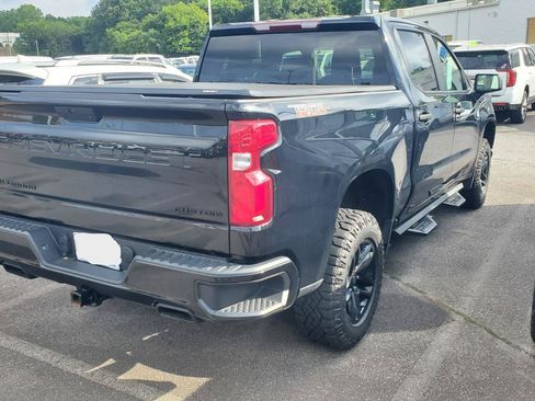 Used 2021 Chevrolet Silverado 1500 Custom Trail Boss w/ Midnight Edition AWD/4WD image 9