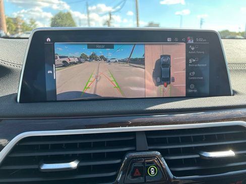 Used 2020 BMW 750i xDrive AWD/4WD image 19