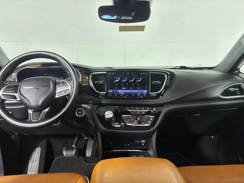 Used 2021 Chrysler Pacifica Pinnacle AWD/4WD image 30