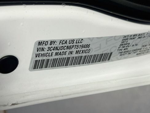 Used 2023 Jeep Compass Limited AWD/4WD image 30