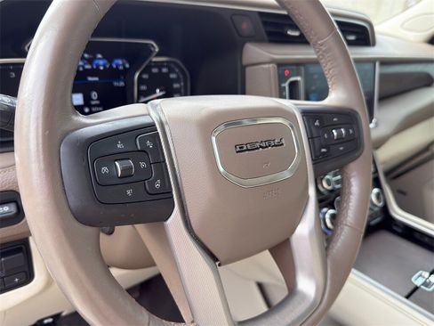Used 2021 GMC Yukon Denali w/ Denali Ultimate Package image 16