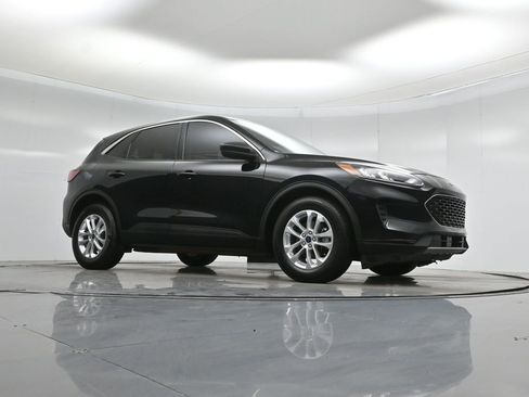 Certified 2022 Ford Escape SE image 4