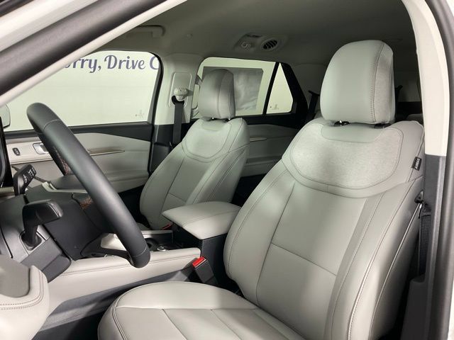 New 2026 Ford Explorer Active w/ Active Comfort Package RWD image 14