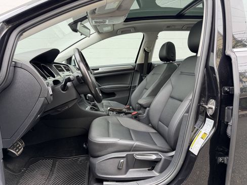 Used 2017 Volkswagen Golf Alltrack SE AWD/4WD image 12