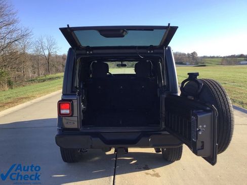 Used 2019 Jeep Wrangler Unlimited Sport S image 4