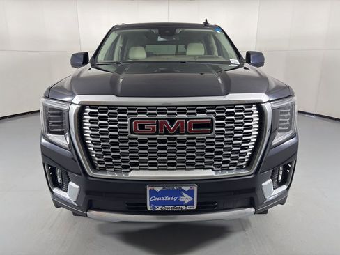Used 2023 GMC Yukon Denali AWD/4WD image 3