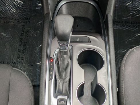 Used 2022 Chevrolet Malibu LT image 32