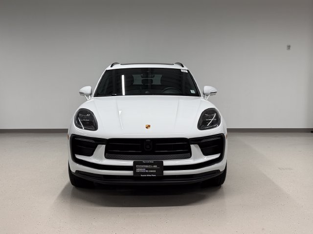 Certified 2026 Porsche Macan AWD/4WD image 6