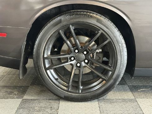 Used 2015 Dodge Challenger R/T image 29