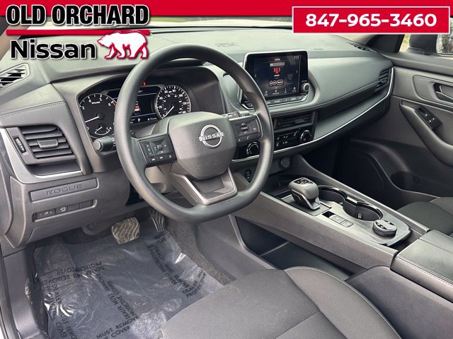Used 2025 Nissan Rogue S AWD/4WD image 13