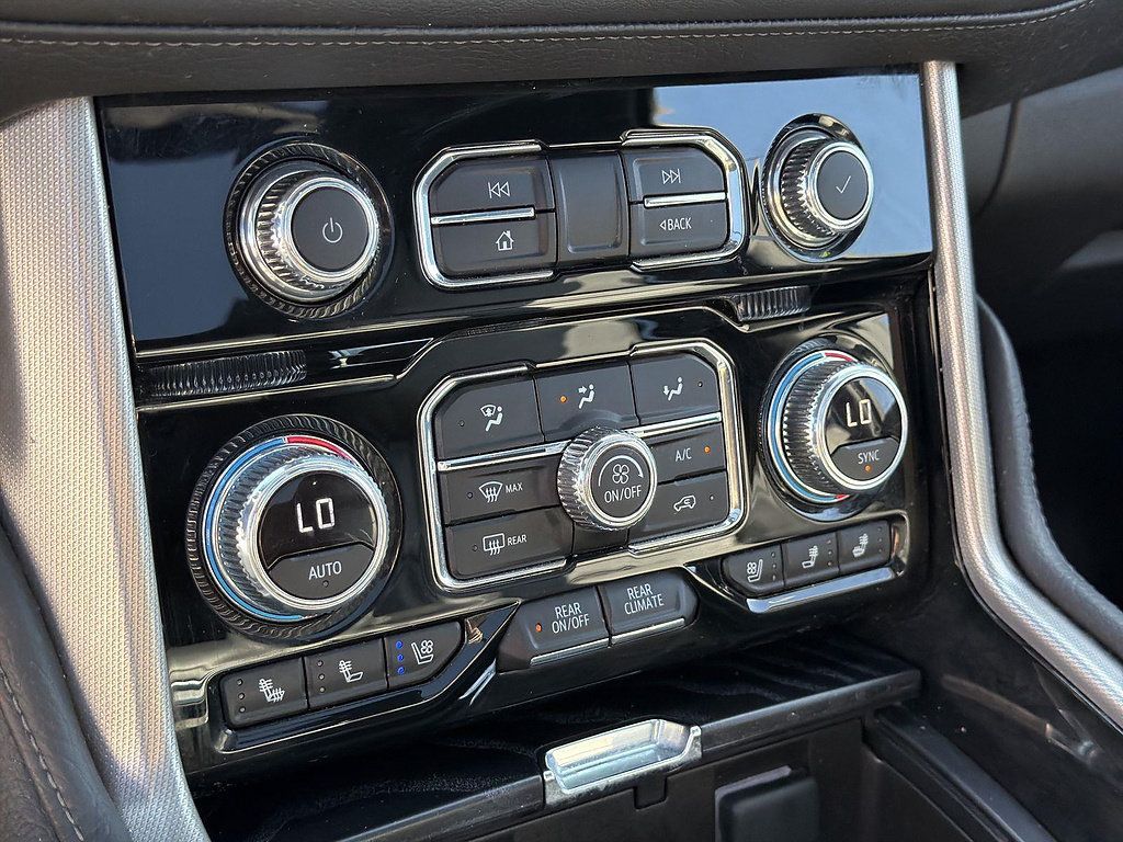 Used 2024 GMC Yukon XL Denali RWD image 39