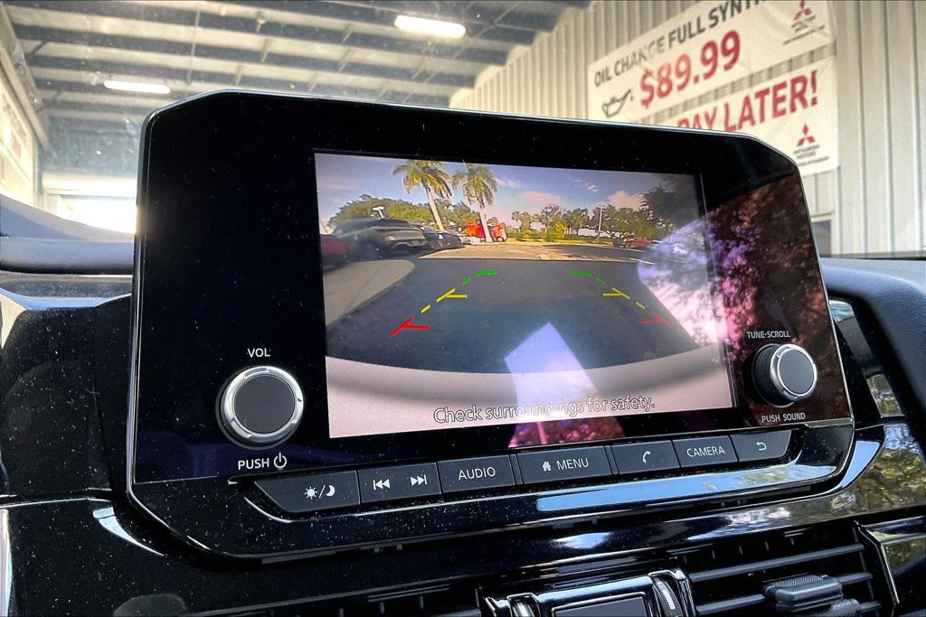 Used 2025 Nissan Pathfinder SV AWD/4WD image 12