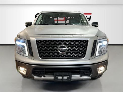 Used 2019 Nissan Titan PRO-4X image 2
