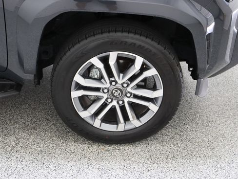 Used 2025 Toyota 4Runner Limited image 5