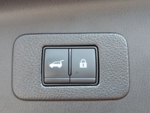 Used 2024 Nissan Armada Platinum w/ Captain's Chairs Package RWD image 35
