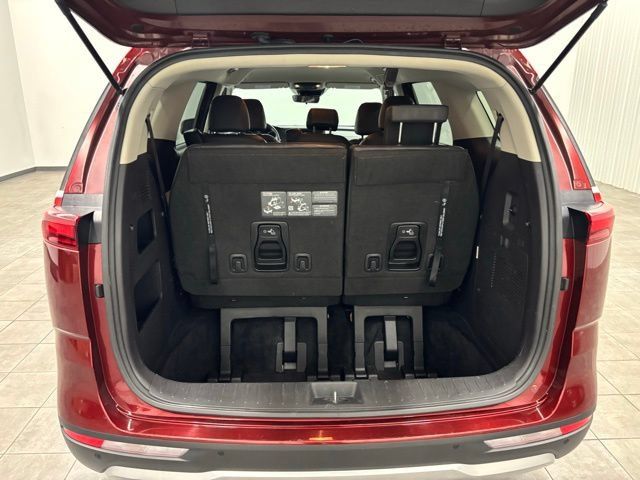 Used 2024 Kia Carnival LX FWD image 7