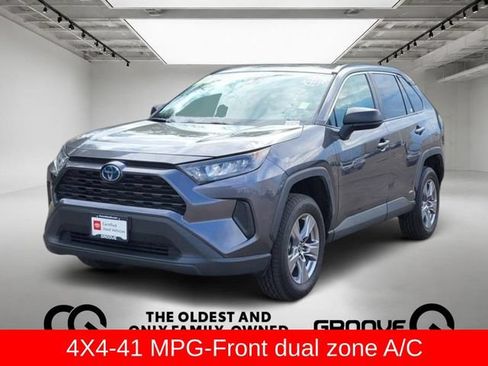 Used 2022 Toyota RAV4 LE AWD/4WD image 1