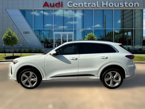 New 2025 Audi Q5 Premium Plus w/ Premium Plus image 2