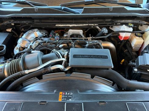 Used 2024 Chevrolet Silverado 2500 LT w/ Convenience Package image 4