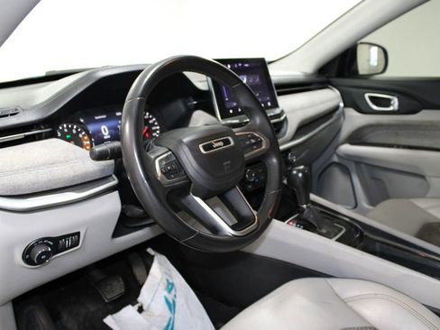 Used 2022 Jeep Compass Latitude image 17