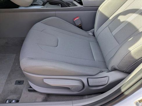 New 2026 Hyundai Elantra SE FWD image 4