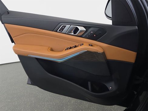 Used 2023 BMW X5 xDrive45e w/ M Sport Package image 29