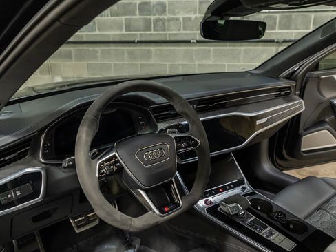 Used 2024 Audi RS 6 performance image 33